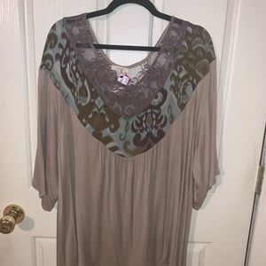 NWT Boutique Tunic with Lace
